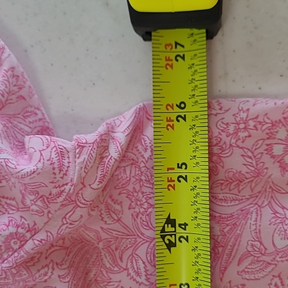 Crown & Ivy Pink & White Paisley Print V-neck Blouse size 2X - Picture 6 of 7